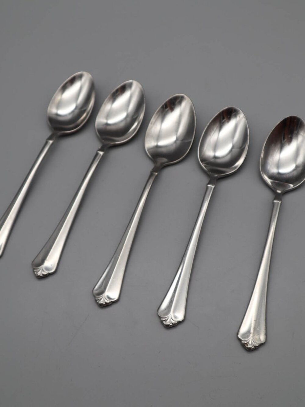 Set of 5 Oneida Heirloom Julliard Stainless Steel Teaspoons 6" USA Made